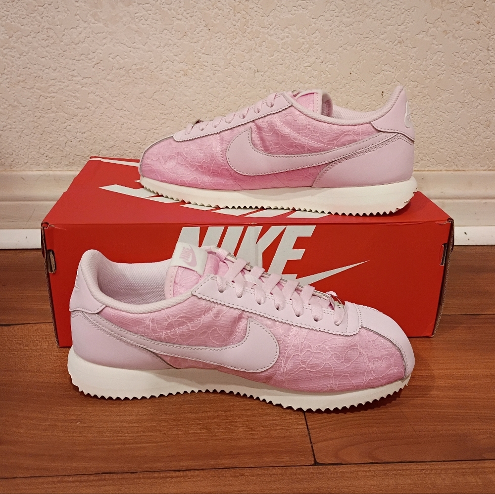 Nike Cortez - Picture 3 of 5